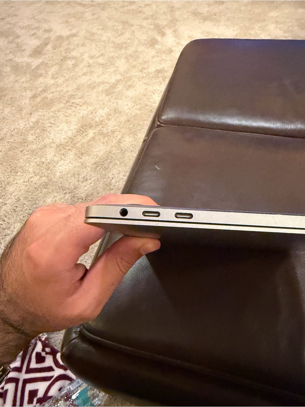 MacBook Pro with Touch Bar - Picture 7 of 8